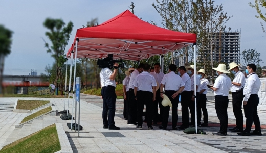 省委常委、市委书记李红军一行视察红谷滩区赣江市民公园四期项目